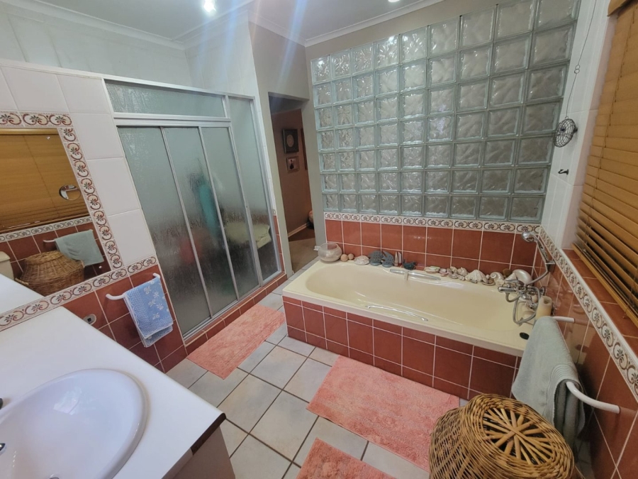 4 Bedroom Property for Sale in Suidrand Free State